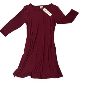 NWT Medium Yelete long sleeve mid length dress with hidden pockets